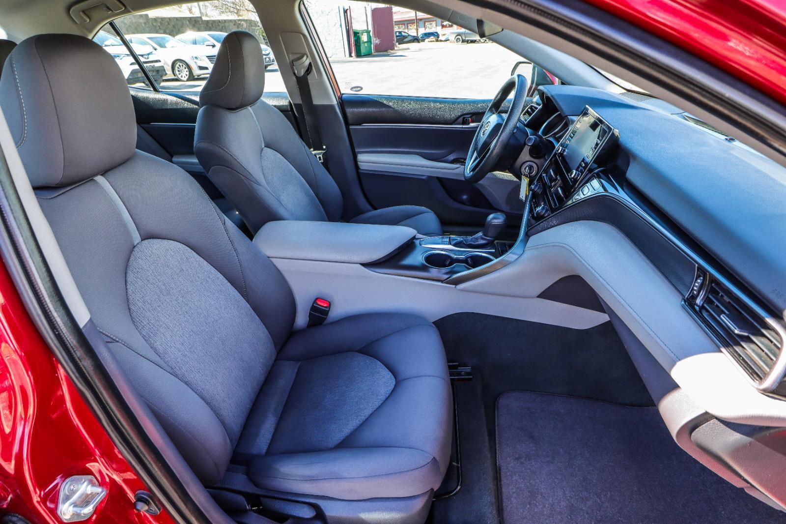 Used 2022 Toyota Camry LE FWD image 39