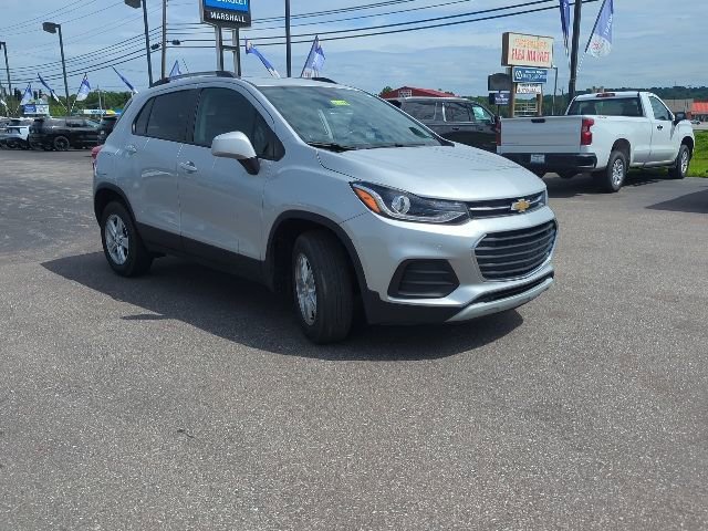 Used 2021 Chevrolet Trax LT w/ LT Convenience Package AWD/4WD image 5