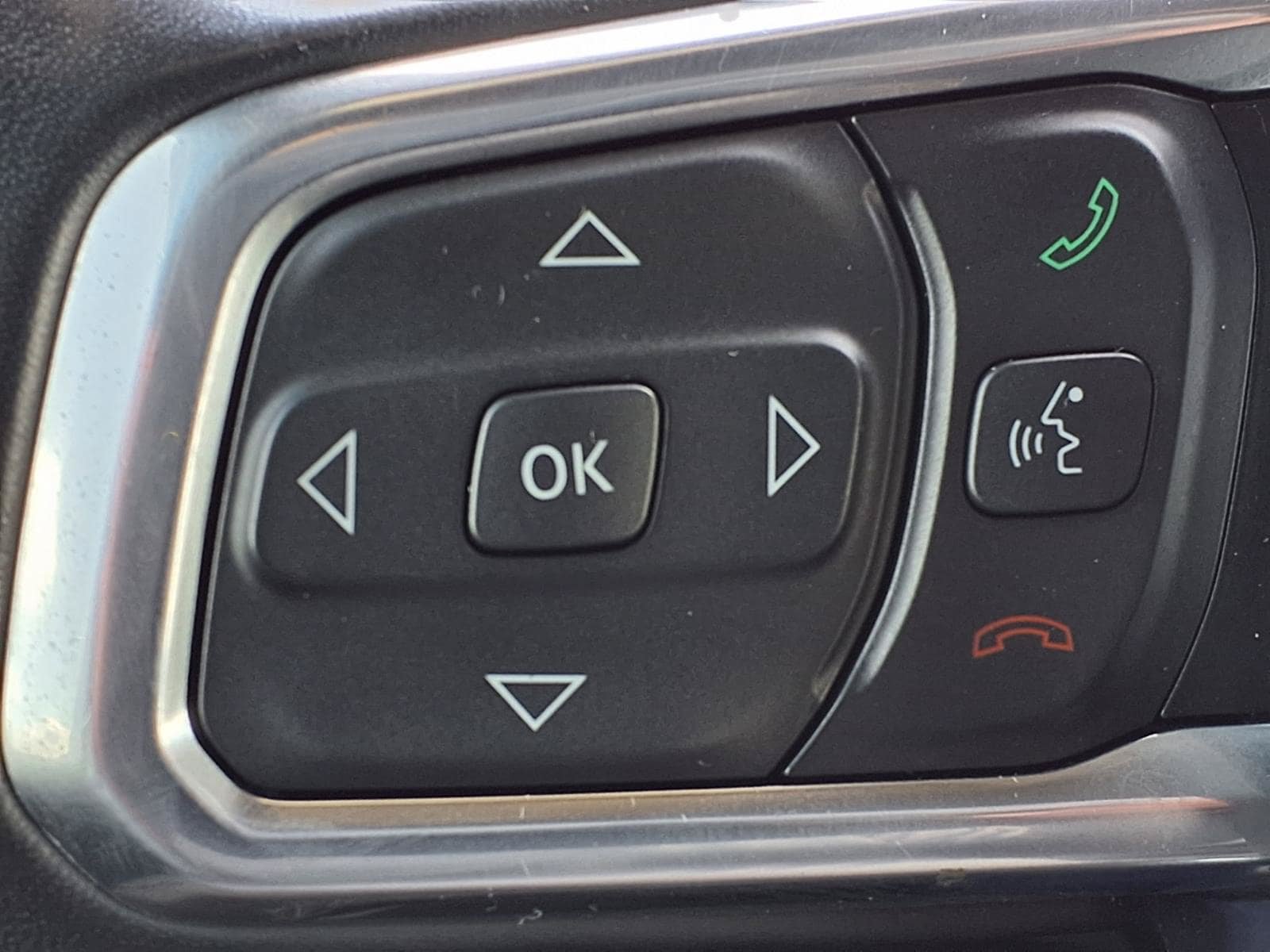 Used 2019 Jeep Wrangler Unlimited Sahara AWD/4WD image 12