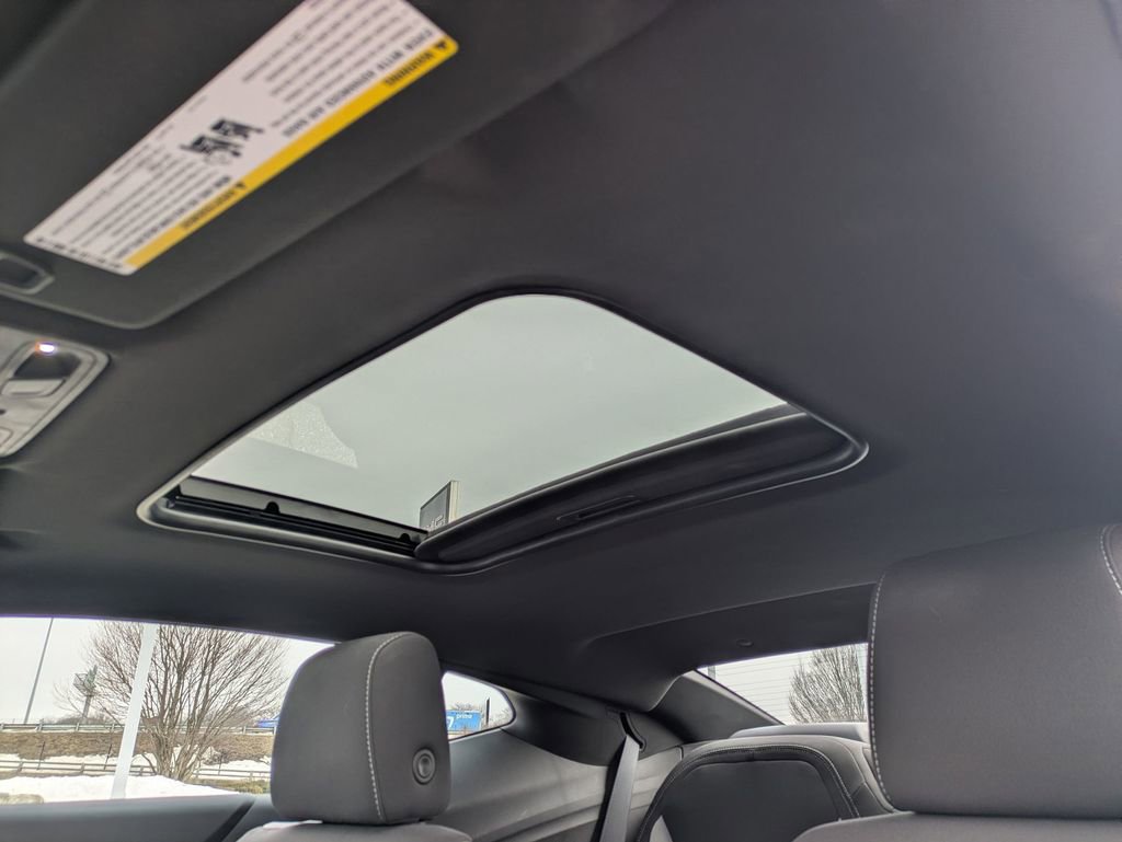 Used 2018 Chevrolet Camaro SS RWD image 21