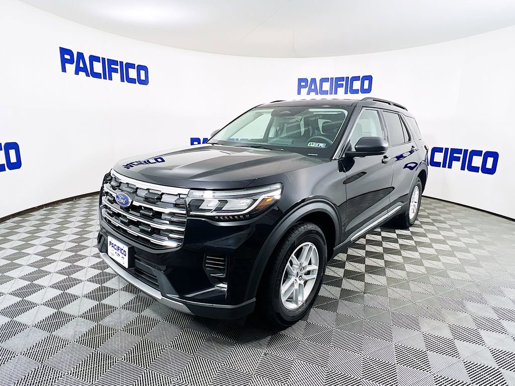 Used 2025 Ford Explorer Active image 5