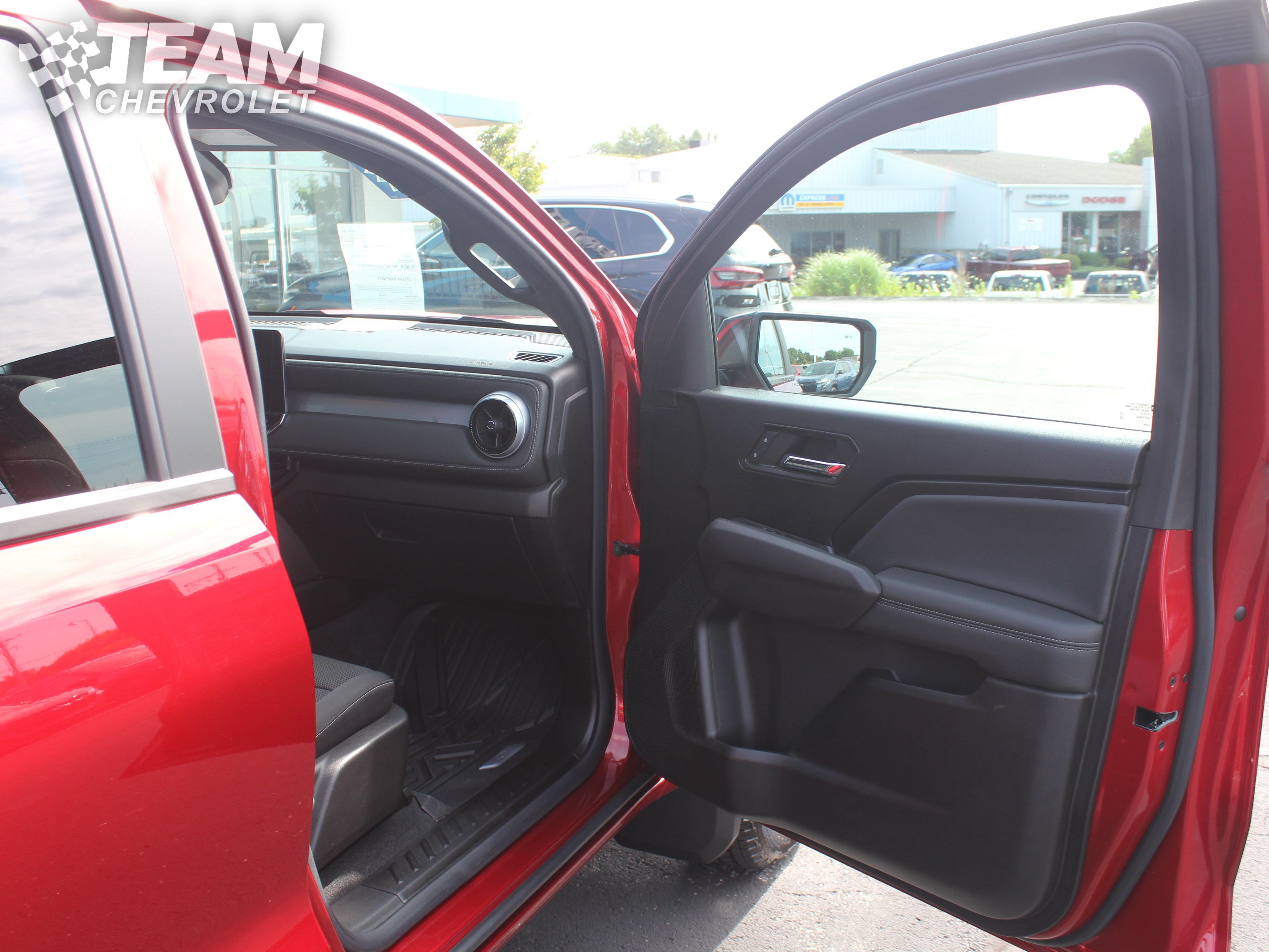 Certified 2023 Chevrolet Colorado LT w/ LT Convenience Package II AWD/4WD image 24
