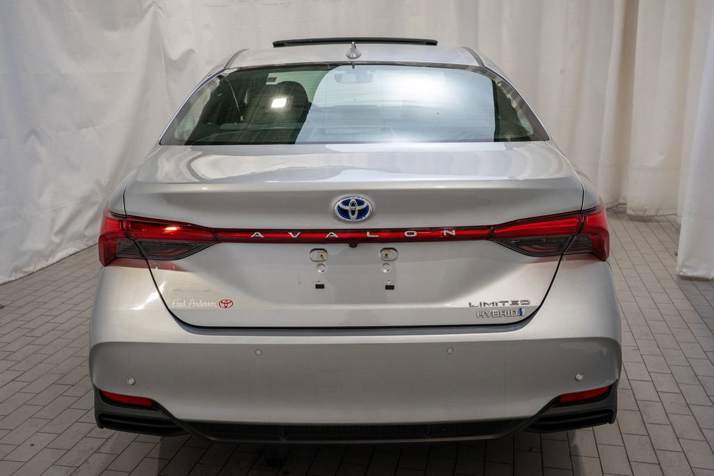 Used 2019 Toyota Avalon Limited image 5