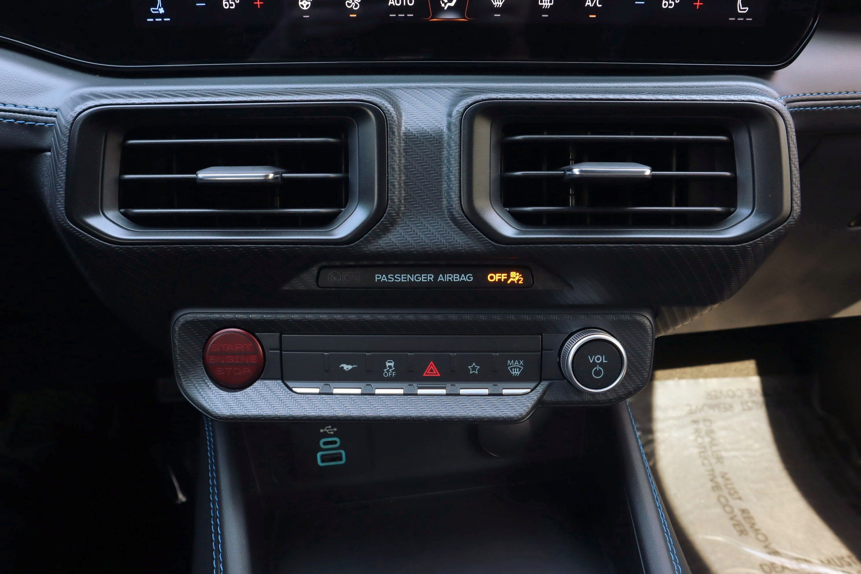 Used 2025 Ford Mustang Dark Horse image 15