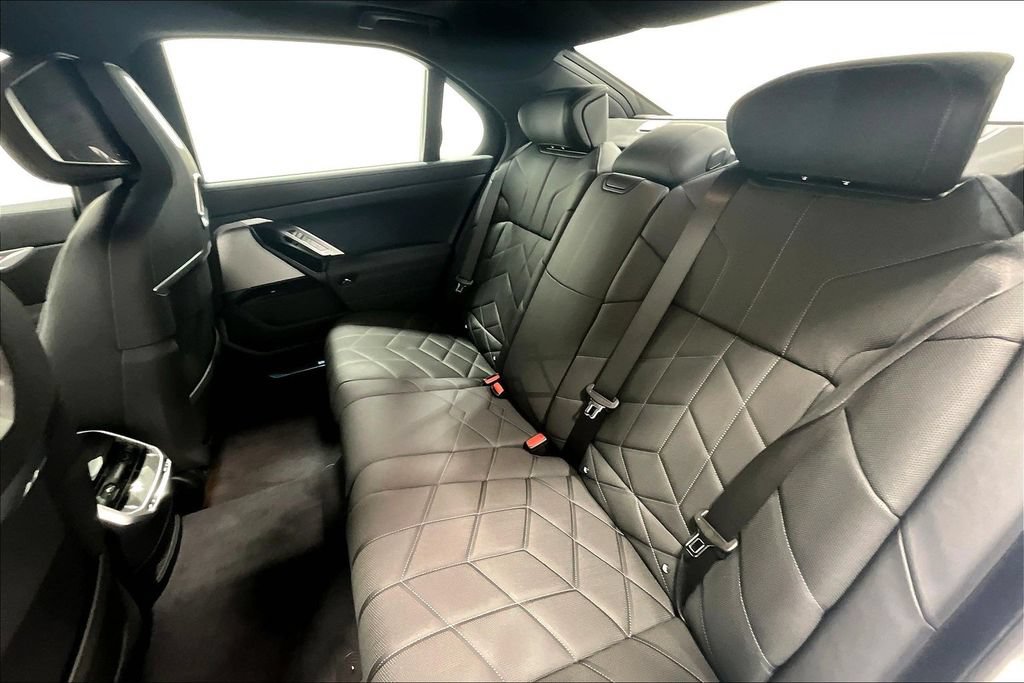 New 2025 BMW i7 eDrive50 RWD image 18