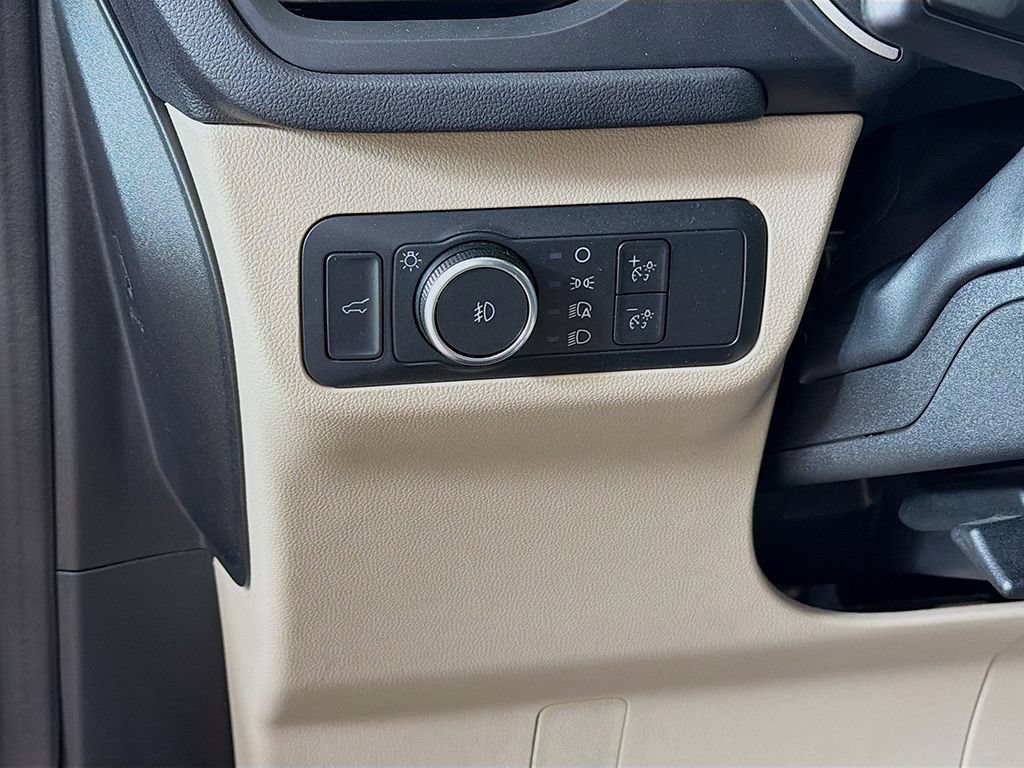 Used 2022 Ford Escape SEL w/ Technology Package AWD/4WD image 28