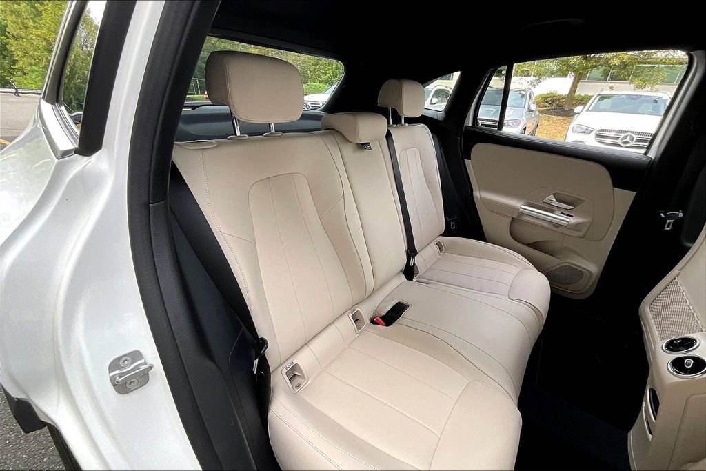 Certified 2025 Mercedes-Benz GLA 250 4MATIC image 29