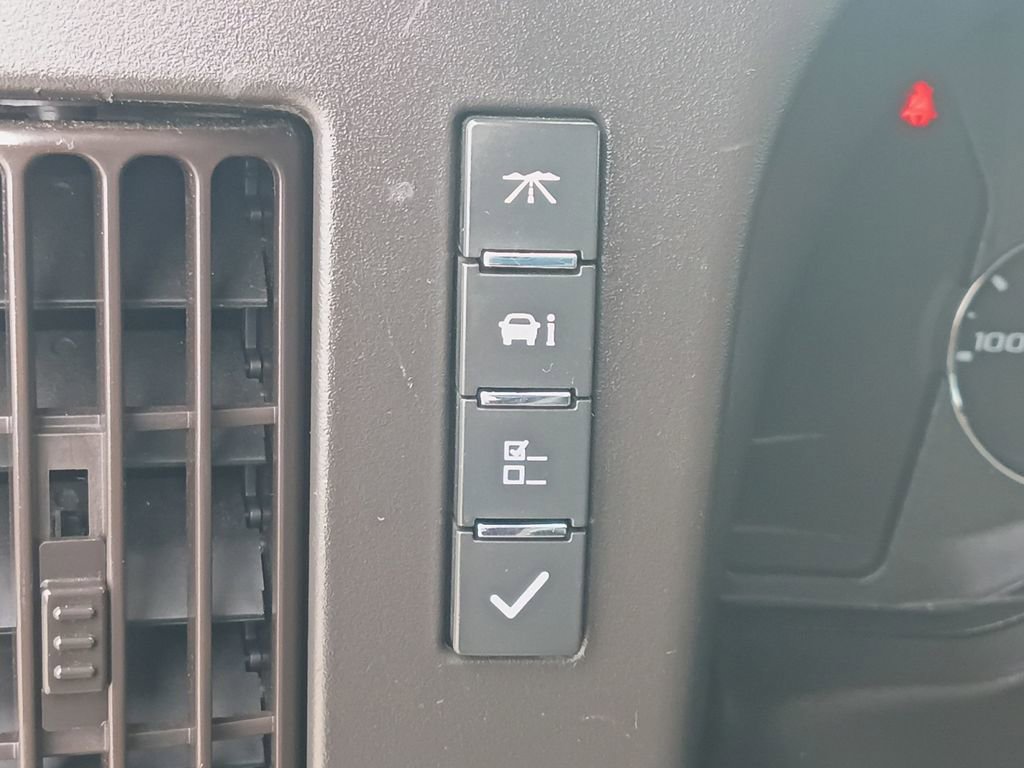 Used 2021 Chevrolet Express 2500 w/ Driver Convenience Package image 7