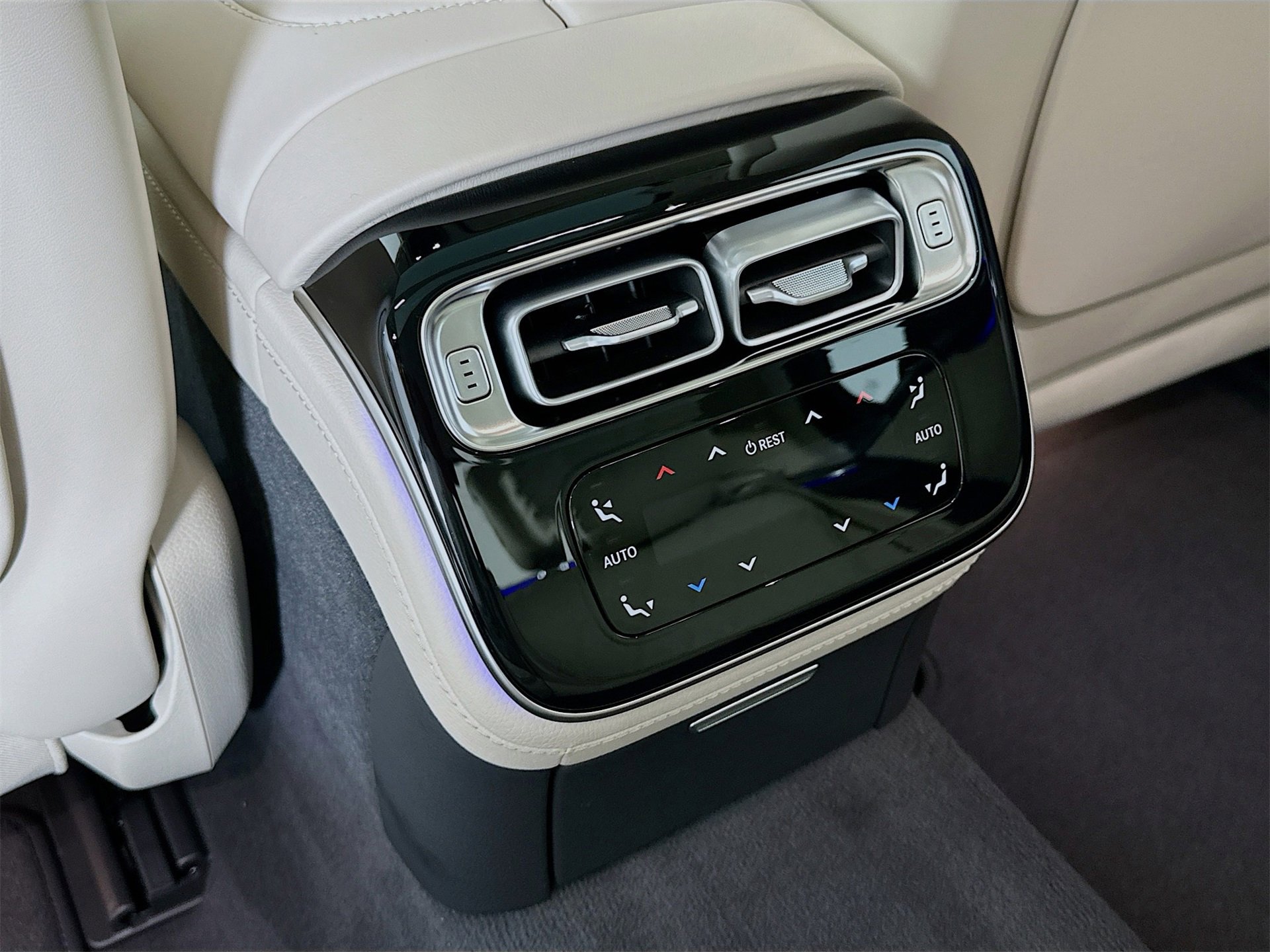 New 2026 Mercedes-Benz S 580 4MATIC Sedan image 28