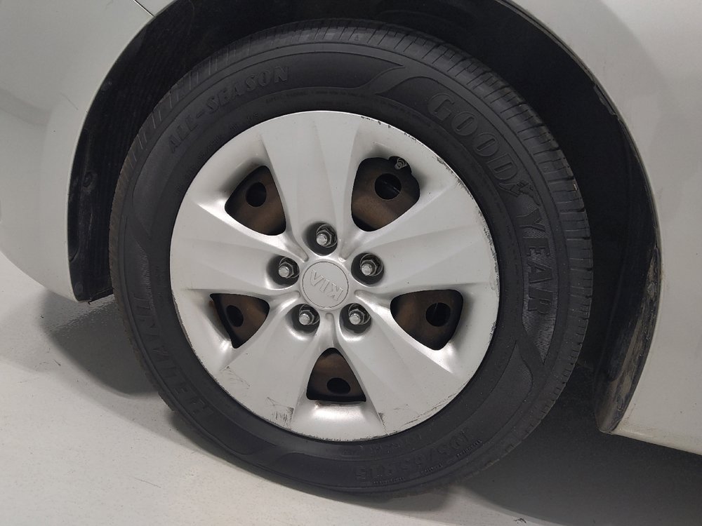 Used 2017 Kia Forte LX image 31