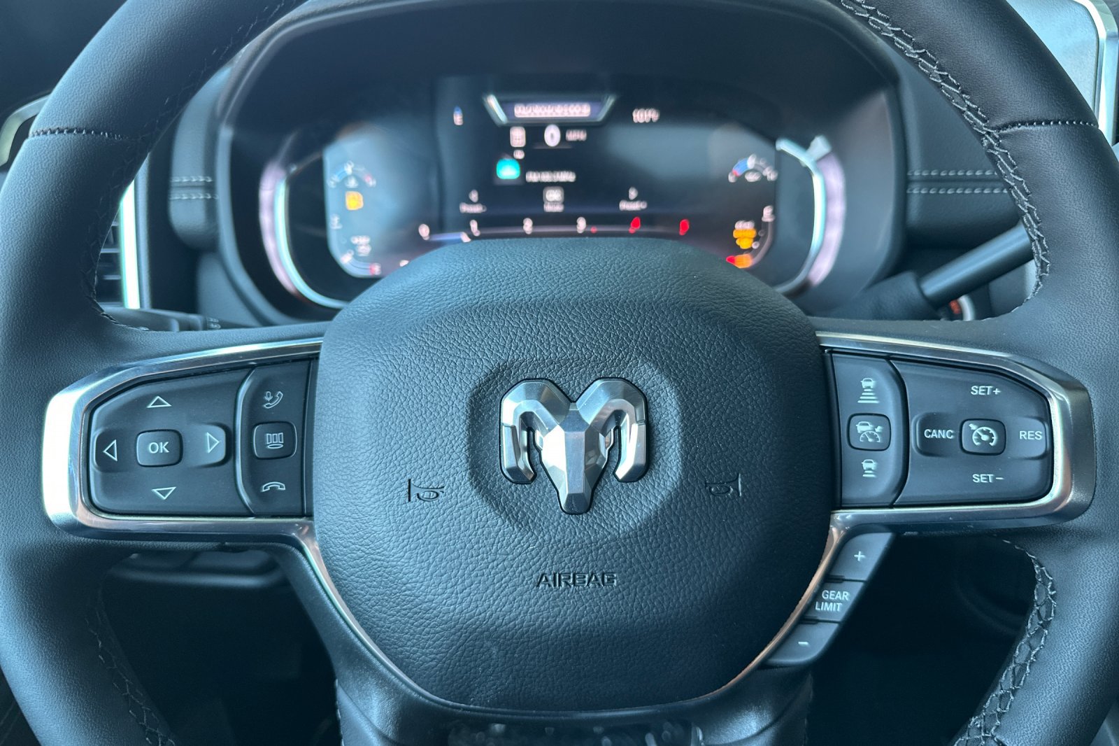 New 2026 RAM 2500 Laramie AWD/4WD image 22