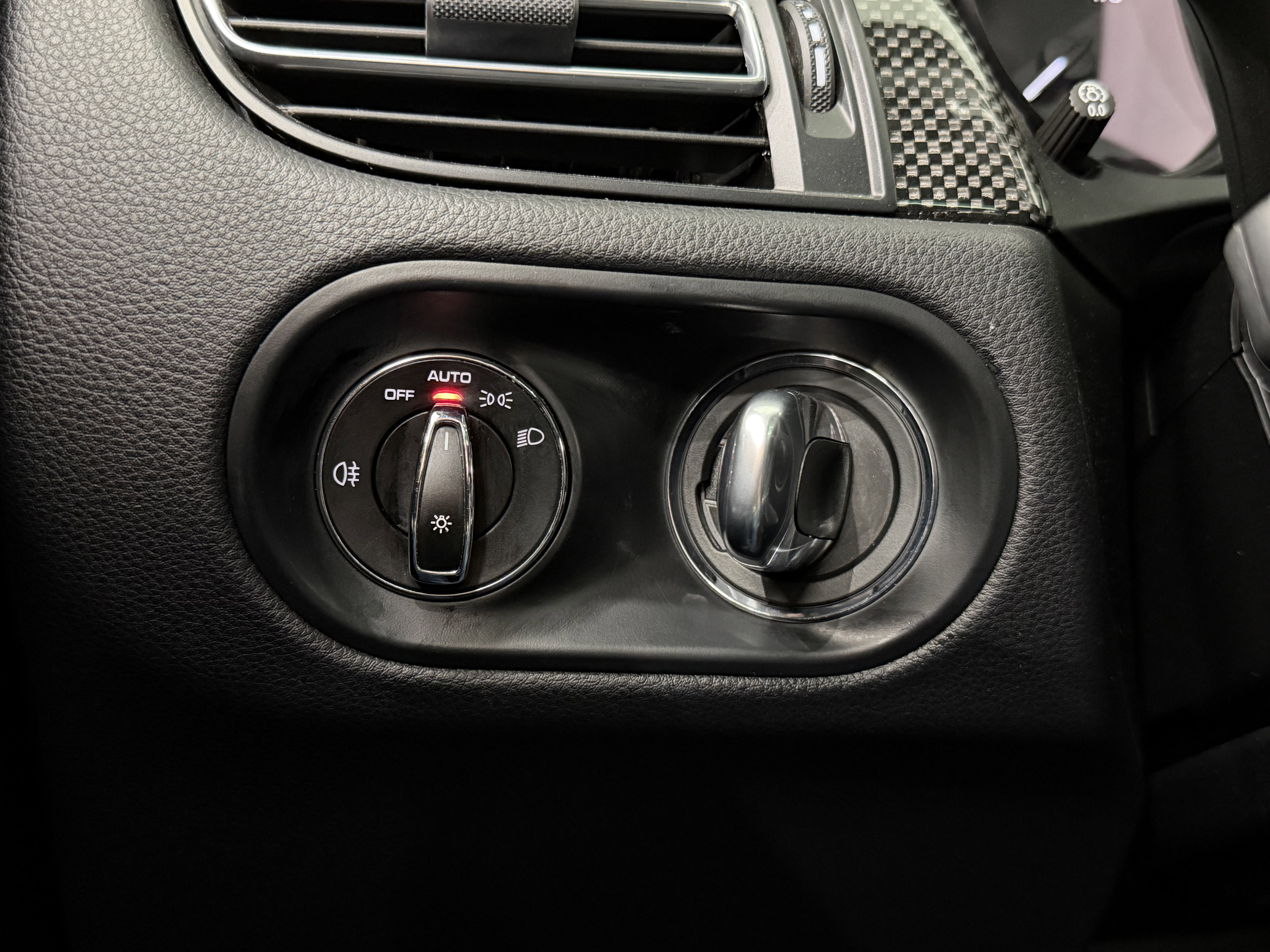 Certified 2022 Porsche Macan image 48