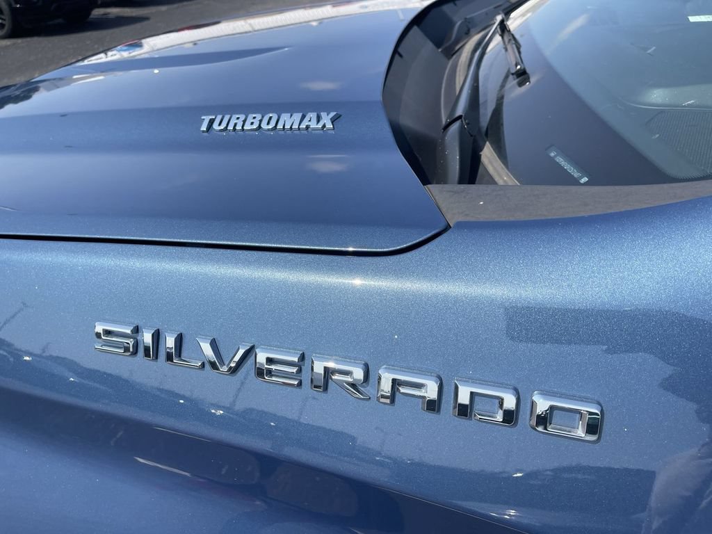 Used 2024 Chevrolet Silverado 1500 LT AWD/4WD image 3