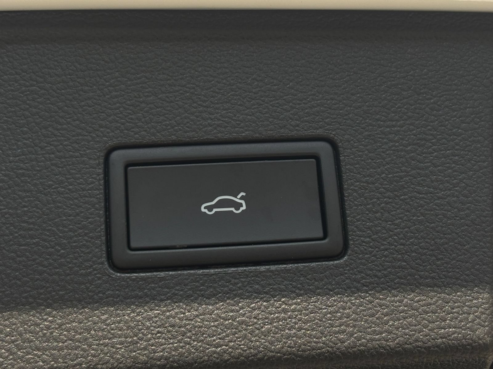 Used 2026 Volkswagen Atlas SE FWD image 19