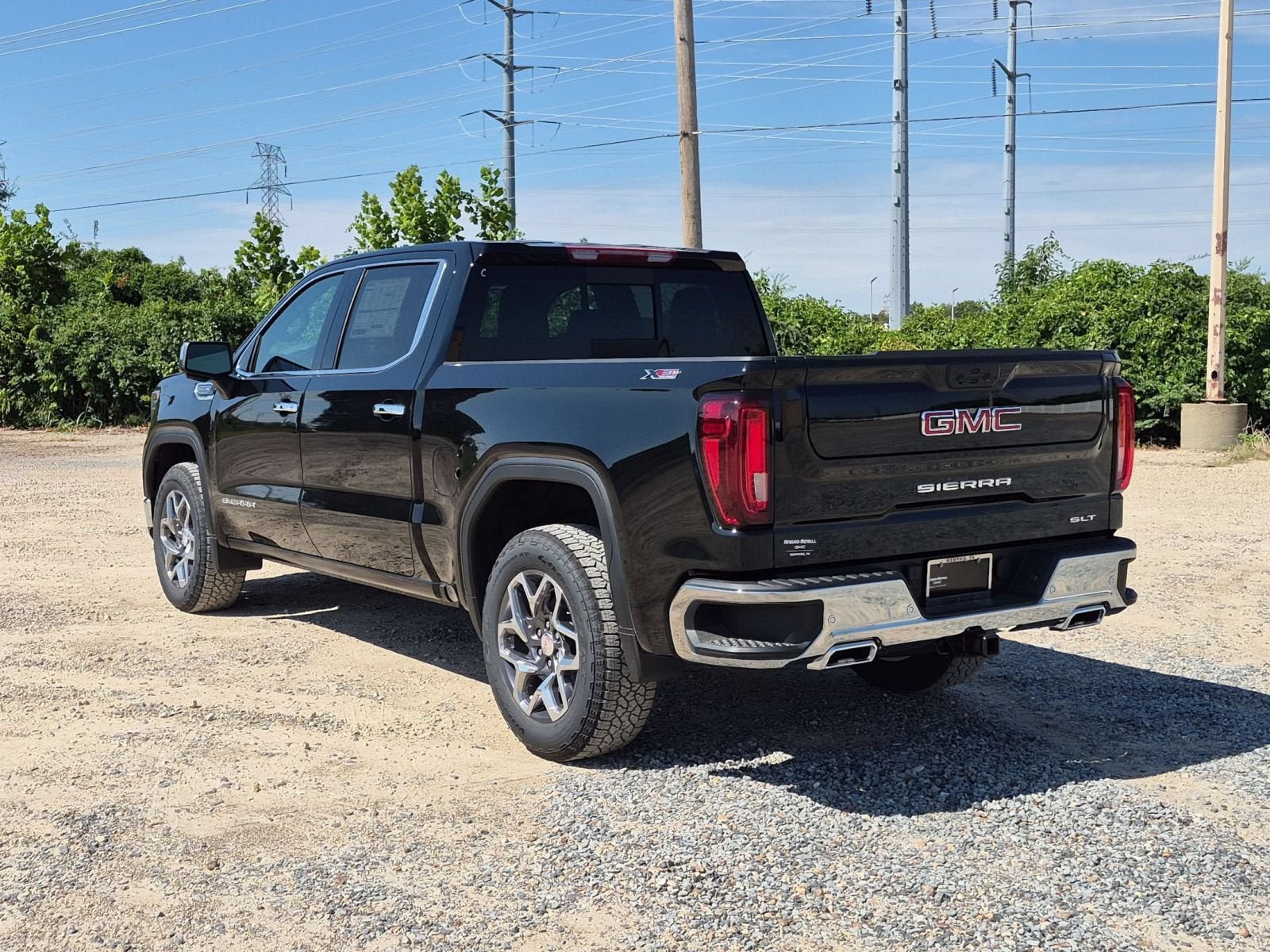 New 2026 GMC Sierra 1500 SLT AWD/4WD image 3