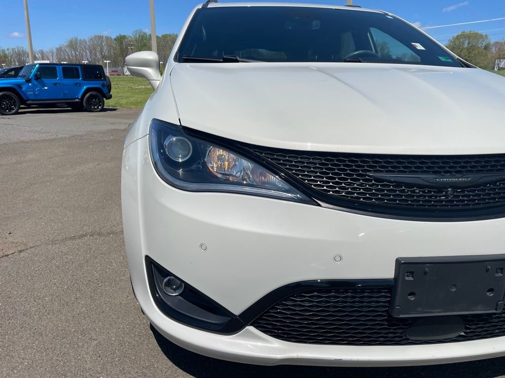 Used 2020 Chrysler Pacifica Touring-L w/ Advanced Safetytec Group image 24