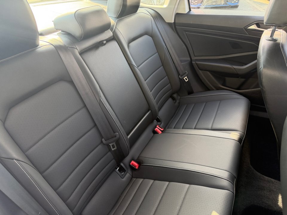 Certified 2022 Volkswagen Jetta SE FWD image 29