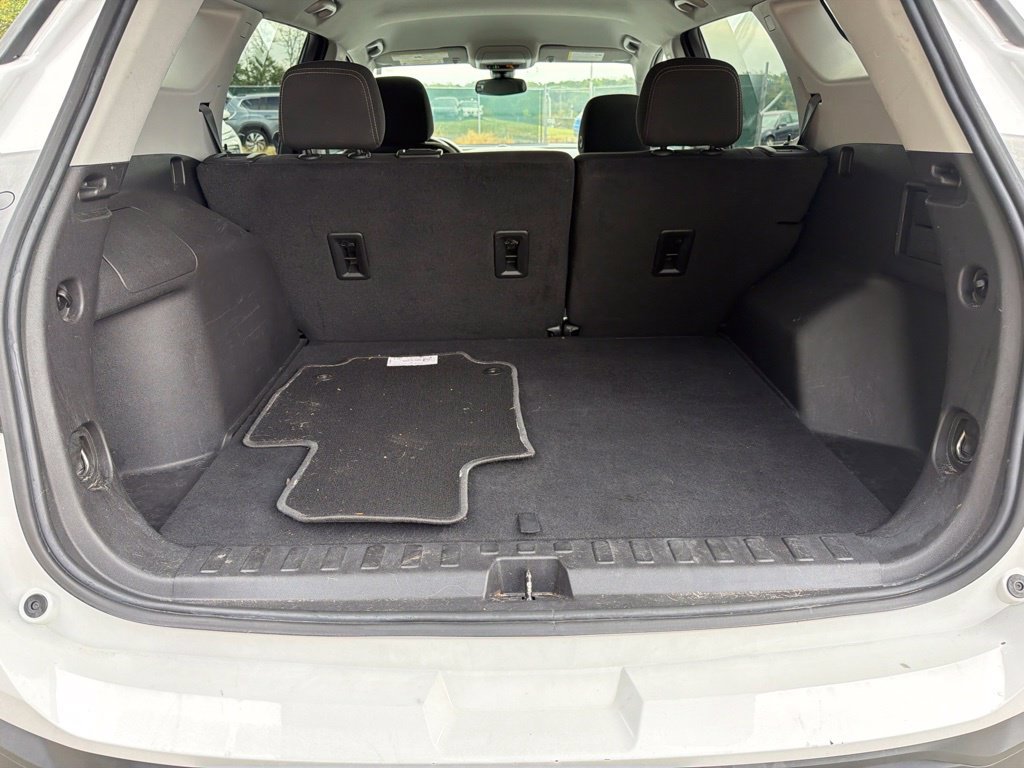Used 2024 GMC Terrain SLE AWD/4WD image 15