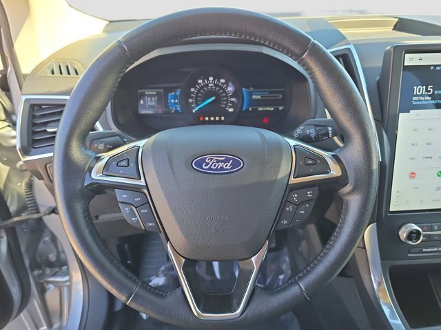 Used 2024 Ford Edge Titanium image 29