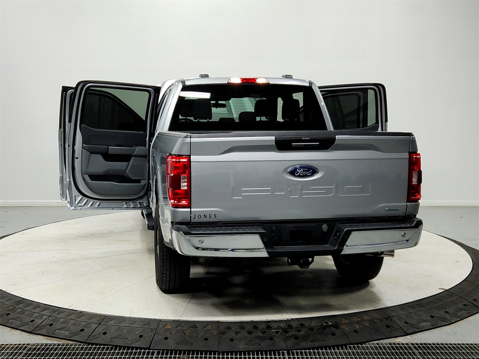 Used 2023 Ford F150 XLT w/ XTR Package image 14