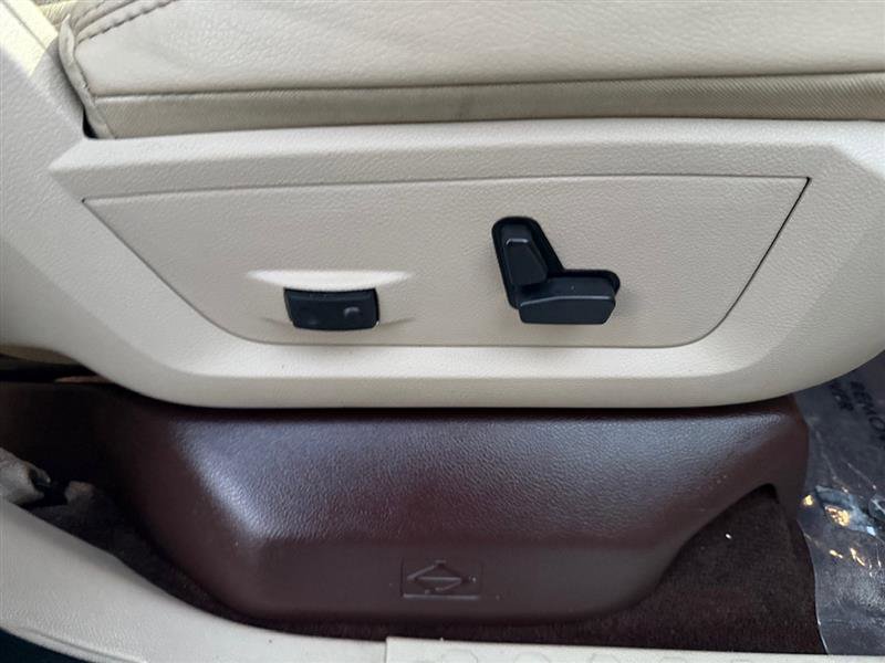 Used 2013 RAM 1500 Laramie w/ Convenience Group image 18