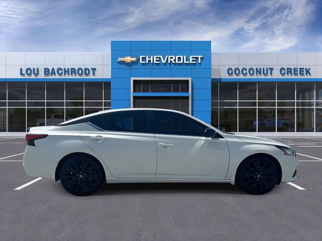 Used 2022 Nissan Altima 2.5 SR w/ Midnight Edition Package image 9