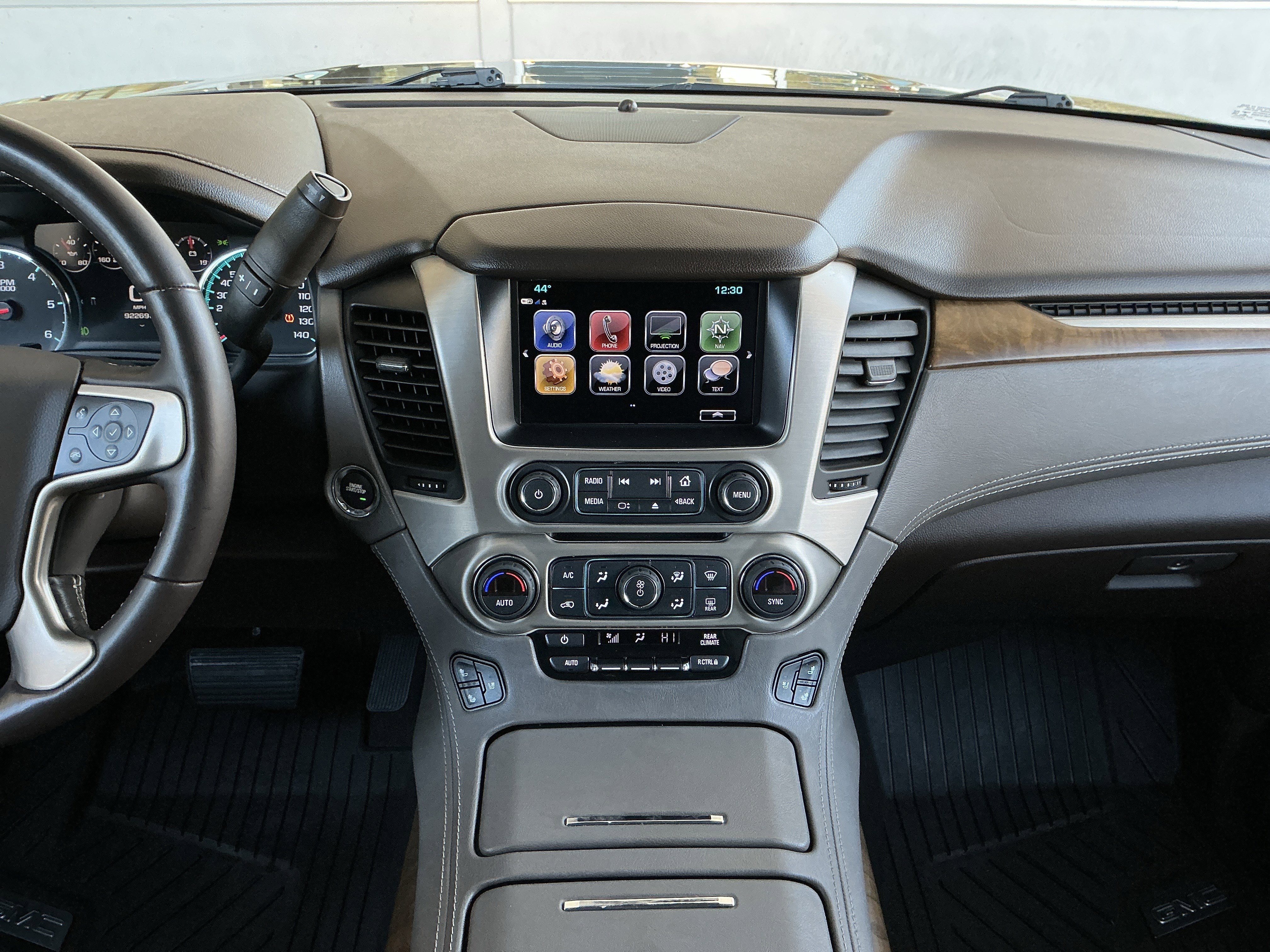 Used 2019 GMC Yukon XL Denali w/ Denali Ultimate Package image 9