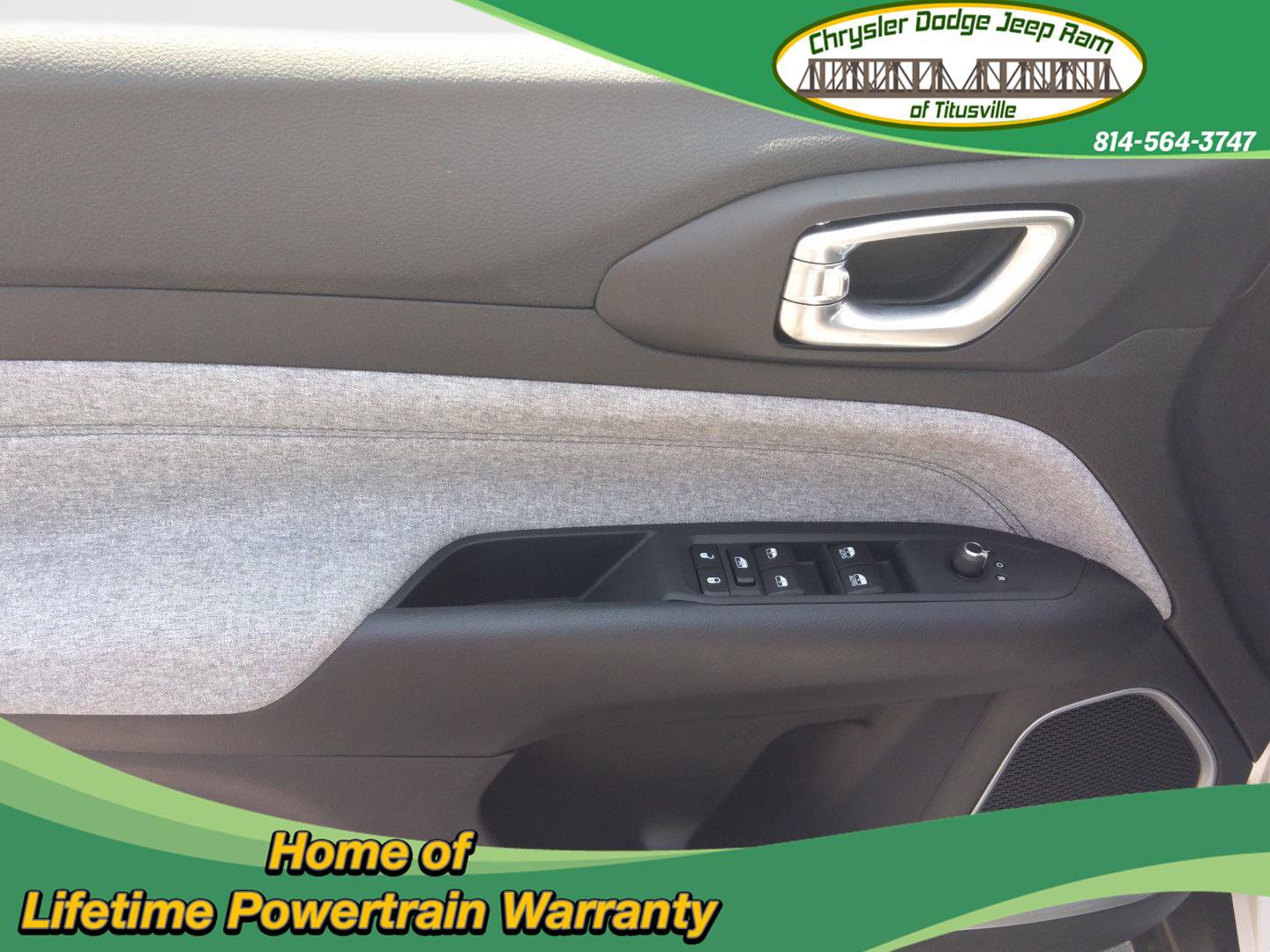 New 2025 Jeep Compass Latitude image 11