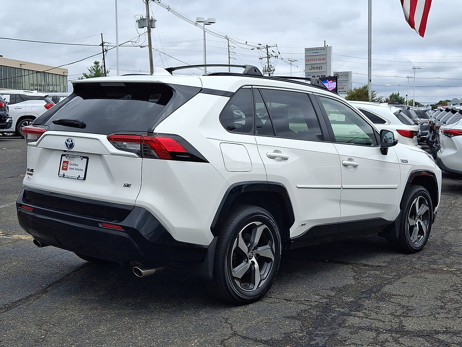 Used 2023 Toyota RAV4 SE w/ Weather & Moonroof Package AWD/4WD image 7