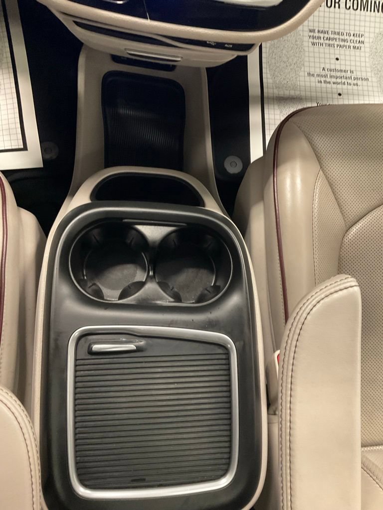 Used 2018 Chrysler Pacifica Limited w/ Advanced Safetytec Group FWD image 23