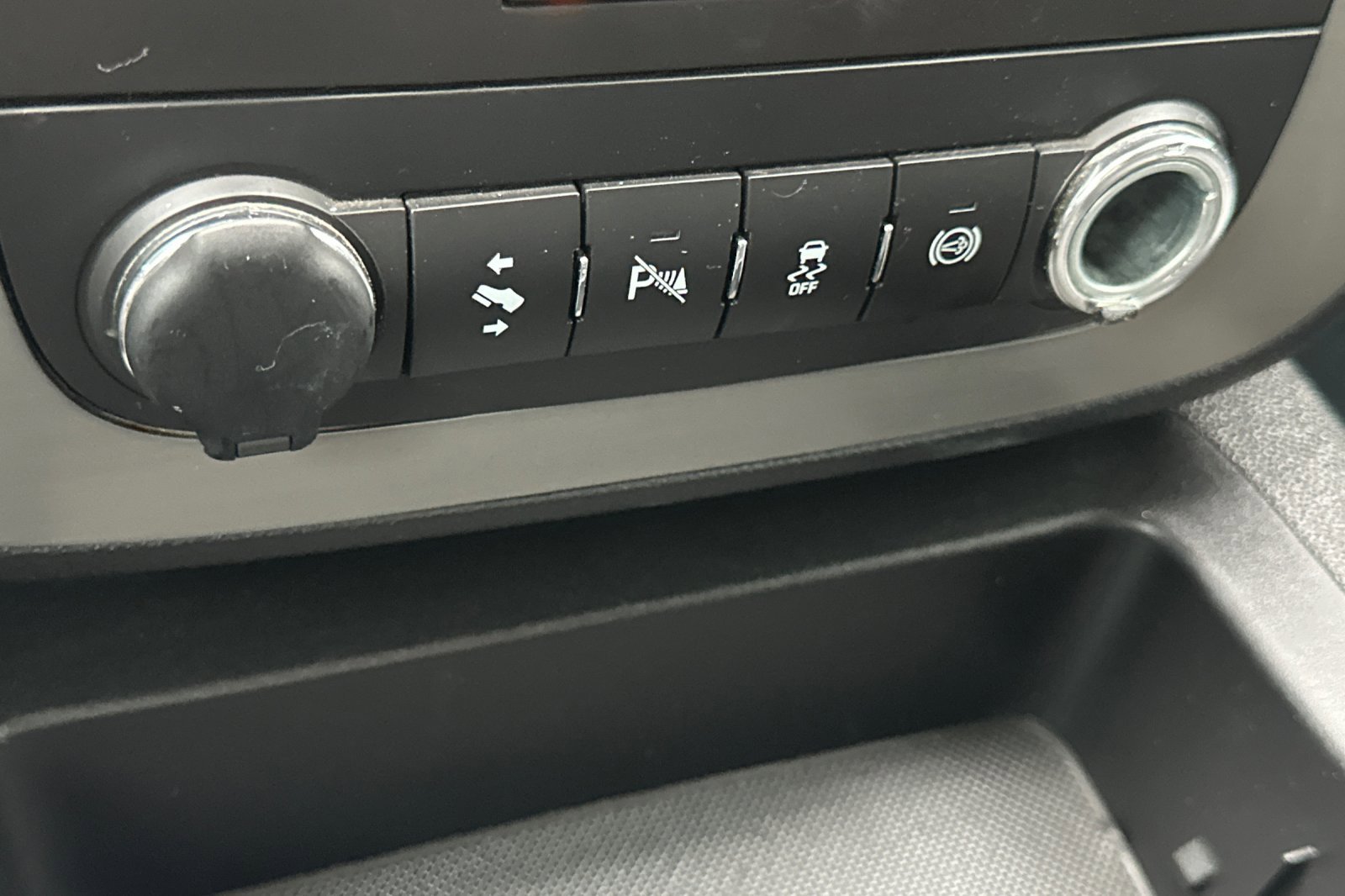 Used 2014 GMC Sierra 3500 SLT w/ SLT Convenience Package image 27