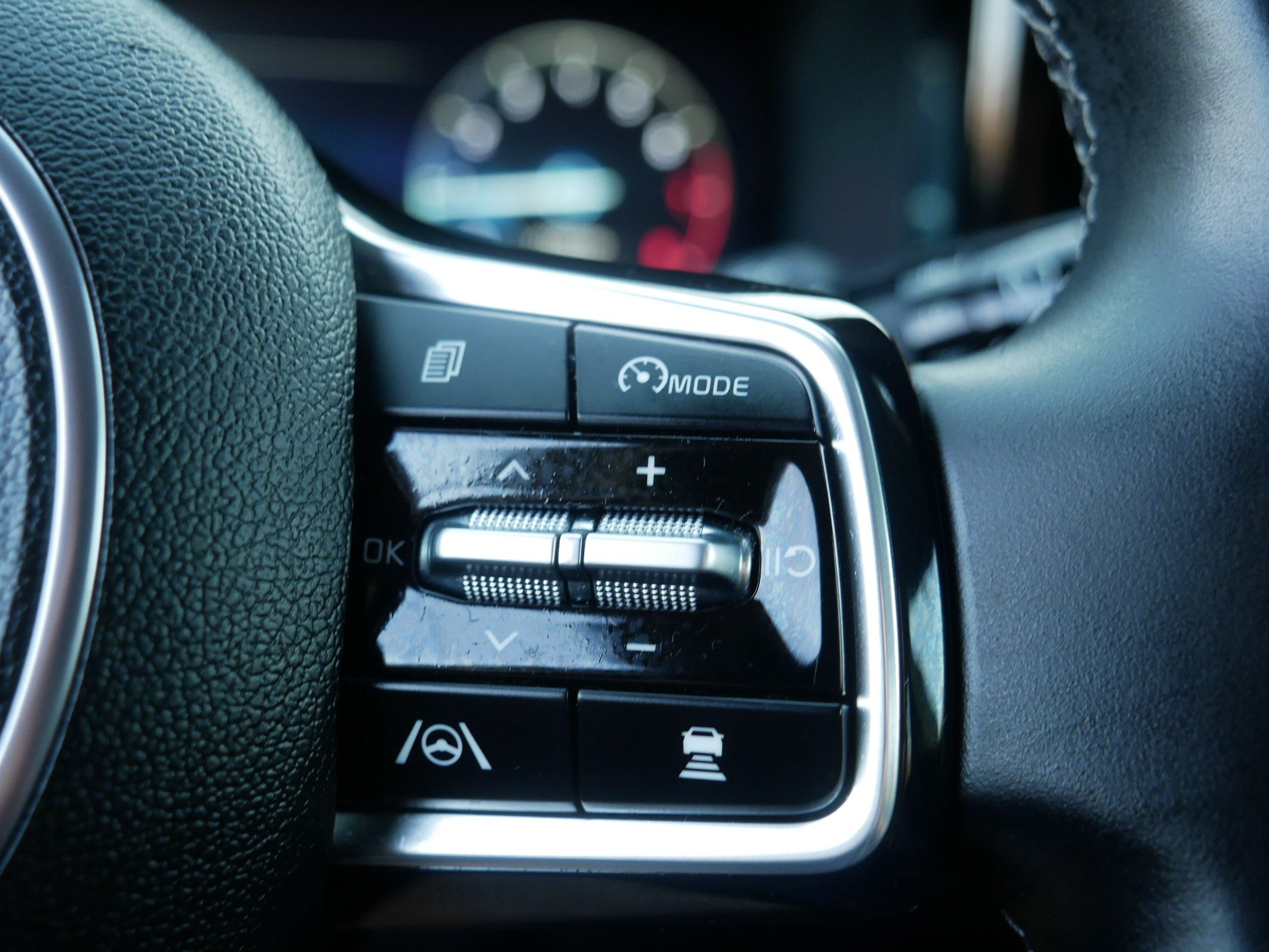 Certified 2023 Kia Sorento SX AWD/4WD image 29