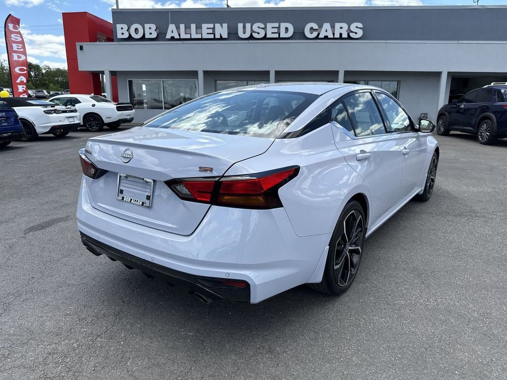 Used 2024 Nissan Altima 2.5 SR w/ SR Premium Package FWD image 13