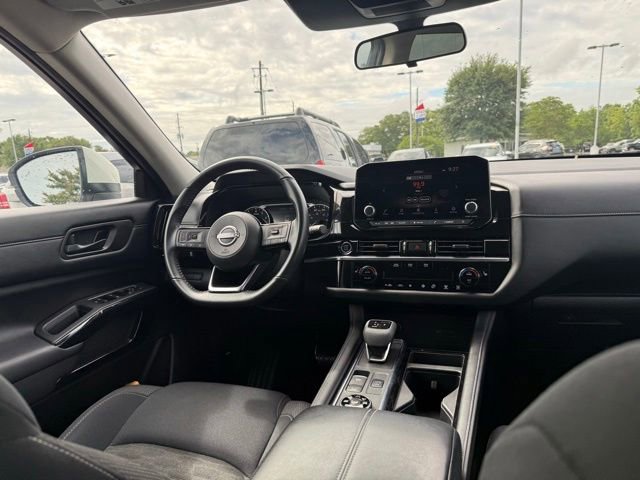 Used 2023 Nissan Pathfinder SV w/ Black Appearance Package AWD/4WD image 24