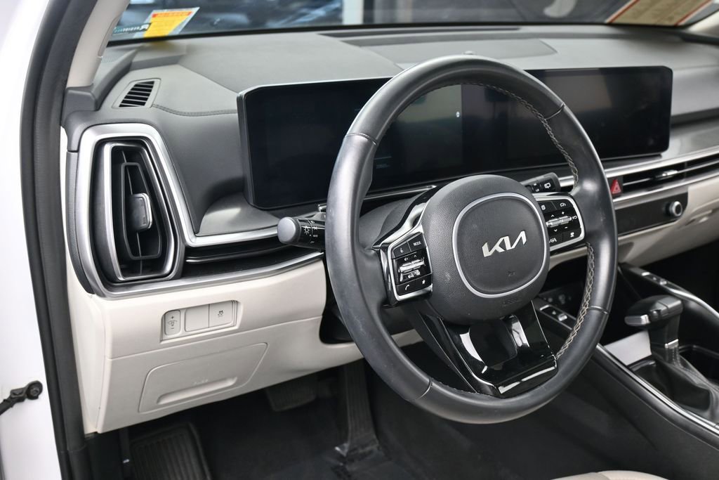 Used 2024 Kia Sorento S w/ Panoramic Sunroof Package FWD image 15