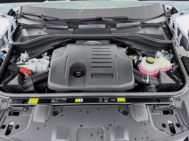 New 2026 Land Rover Range Rover SE image 32