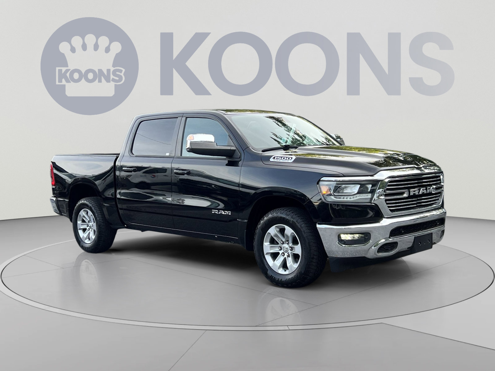 Used 2024 RAM 1500 Laramie AWD/4WD image 2