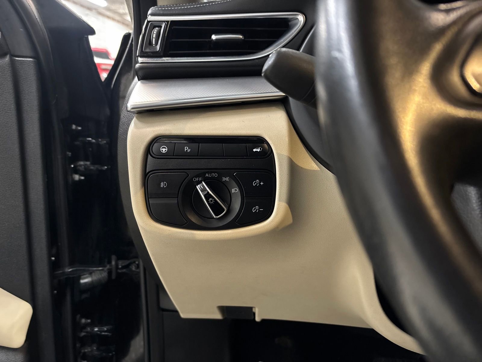 Used 2021 INFINITI QX50 Luxe image 16