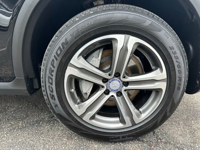 Used 2017 Mercedes-Benz GLC 300 4MATIC image 12