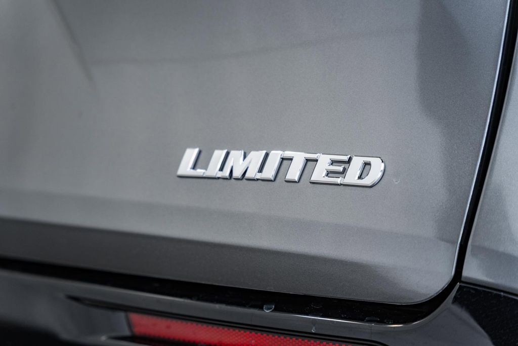 New 2026 Toyota Sienna Limited image 8