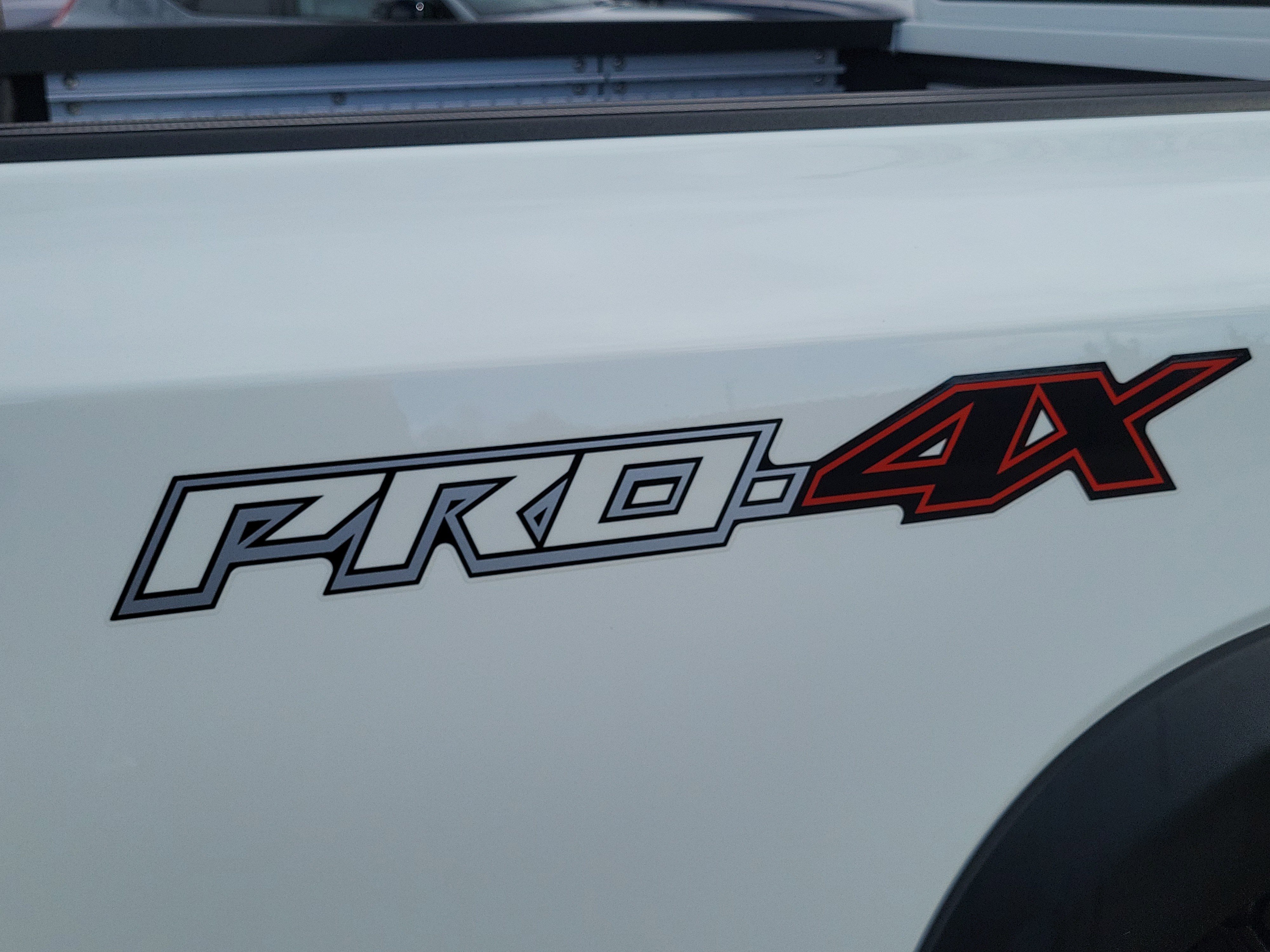 Used 2022 Nissan Frontier PRO-4X w/ Pro-4X Premium Package image 9