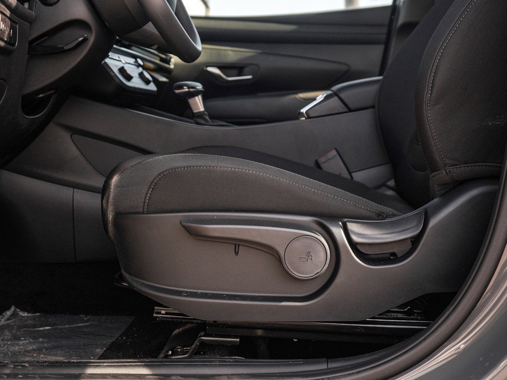 New 2026 Hyundai Tucson SE image 17