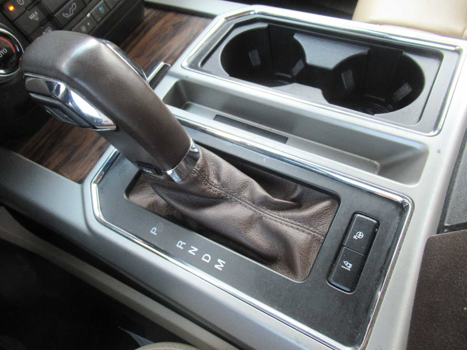 Used 2019 Ford F150 Lariat w/ Equipment Group 502A Luxury image 36