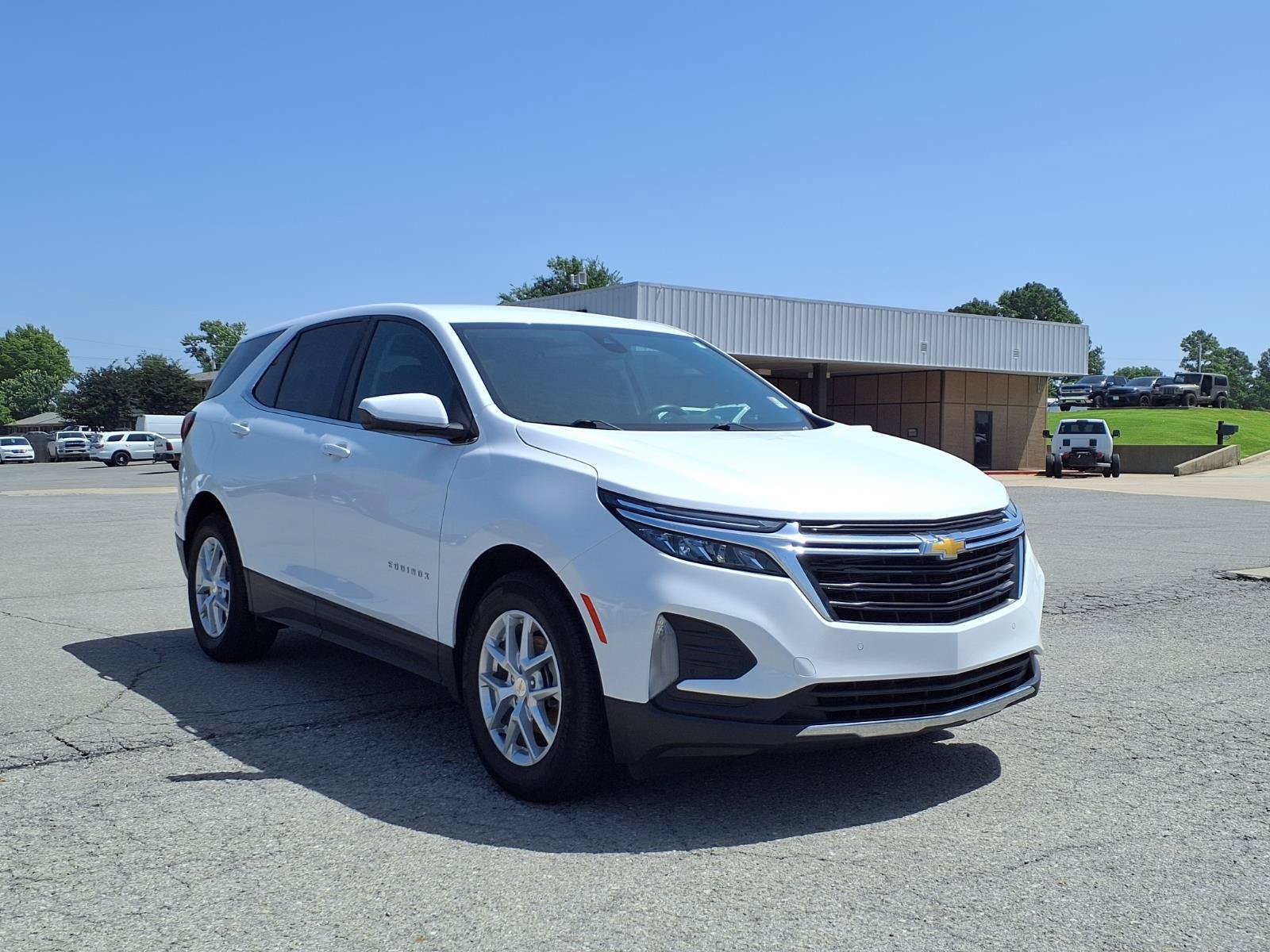 Used 2024 Chevrolet Equinox LT w/ LPO, Floor Liner Package FWD image 19
