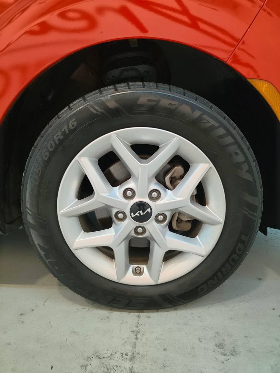 Used 2024 Kia Soul LX w/ LX Technology Package FWD image 10