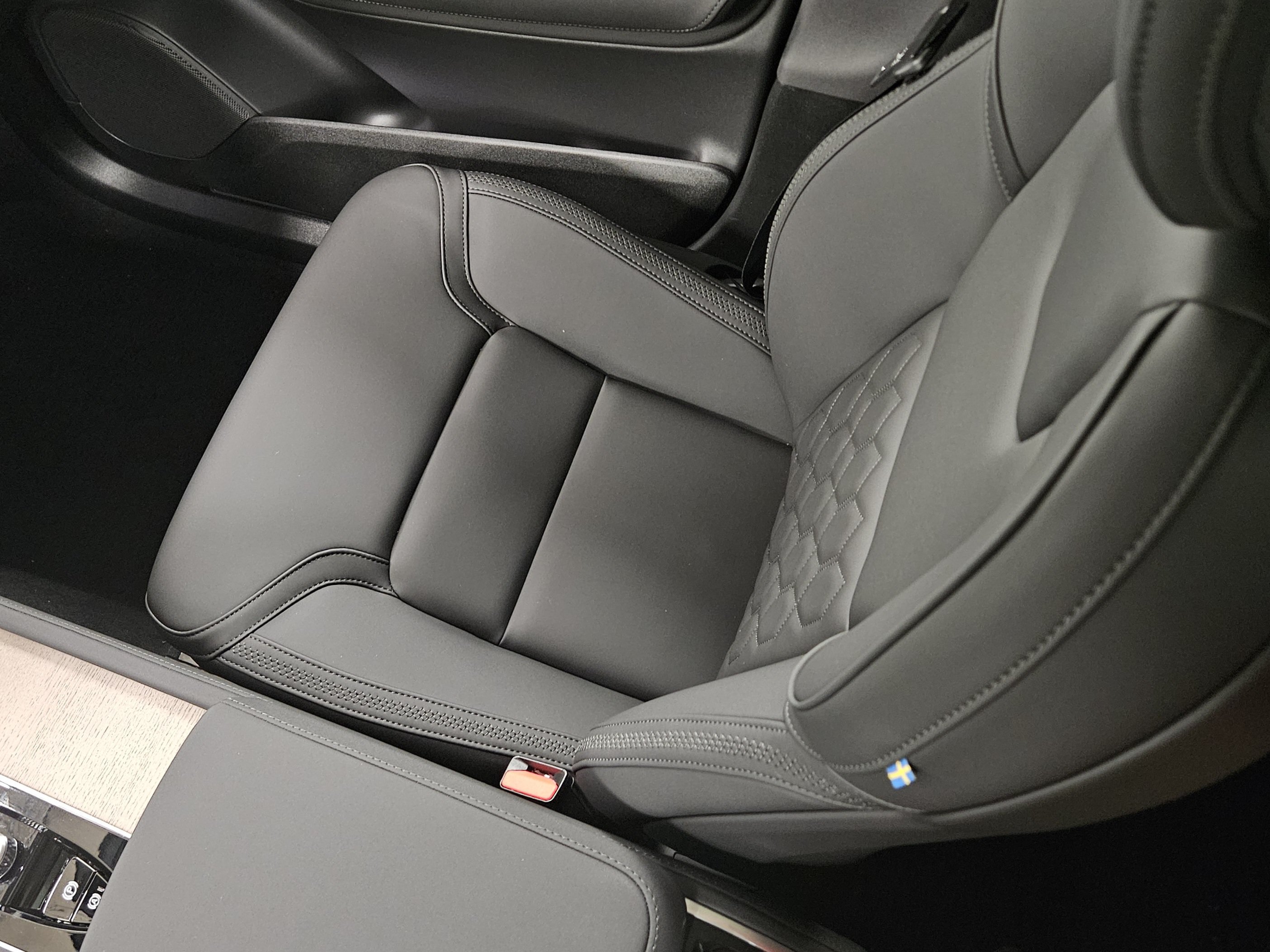 New 2026 Volvo XC90 B6 Core AWD/4WD image 17
