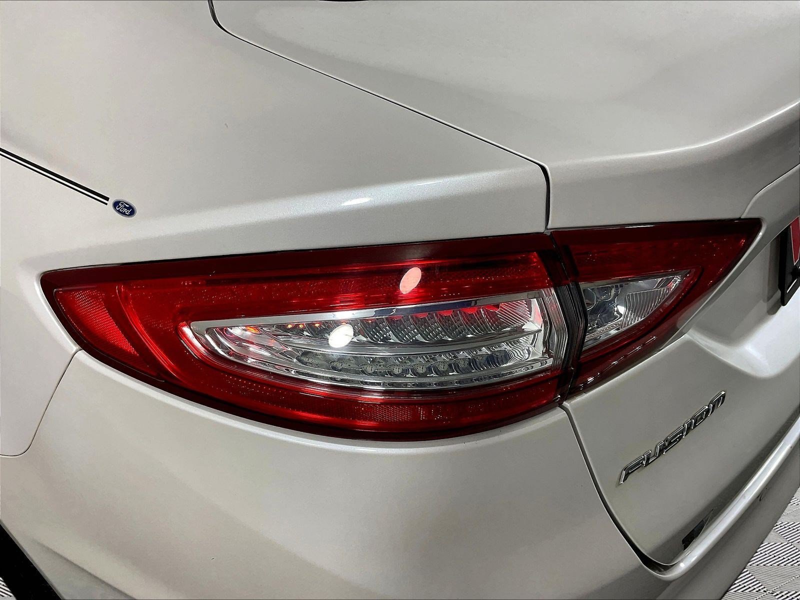 Used 2016 Ford Fusion SE w/ Equipment Group 202A FWD image 23