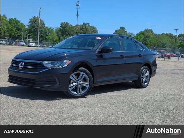 Used 2024 Volkswagen Jetta SE image 1