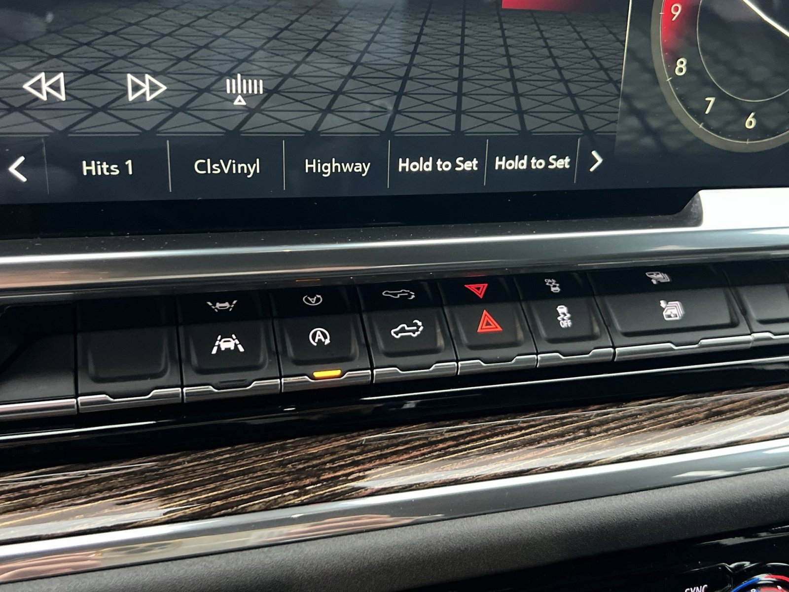 Used 2024 GMC Sierra 1500 Elevation image 32