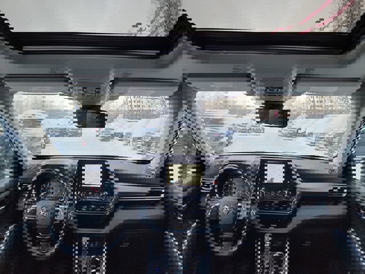 Used 2023 Toyota Highlander XLE image 27